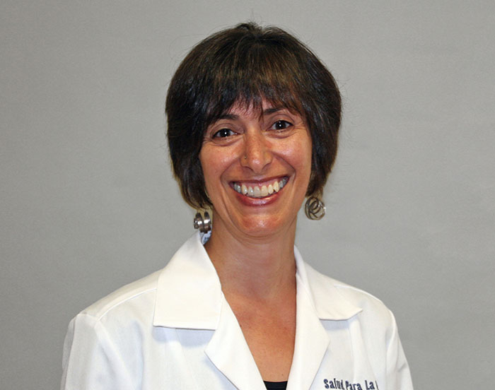 Anna M. Deraco, PA, Asistente de médico de familia