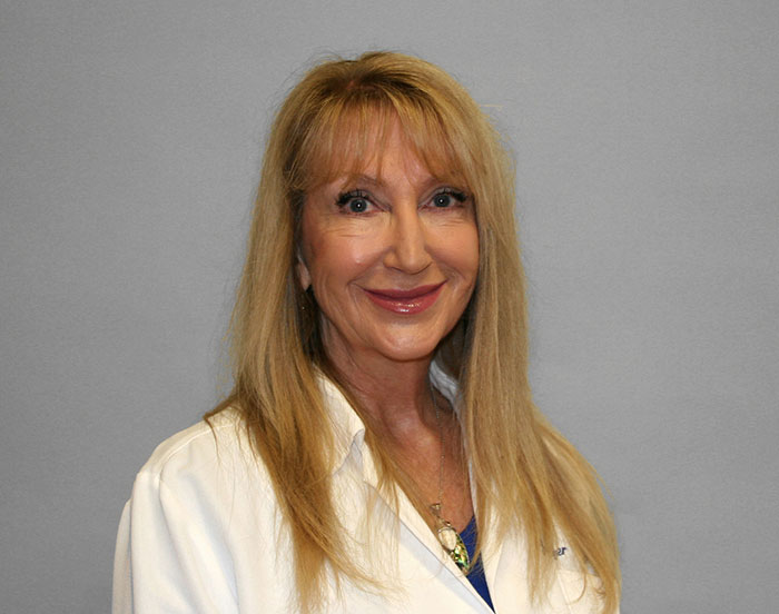 Jennifer P. Jewell, NP, enfermera especializada en salud de la mujer